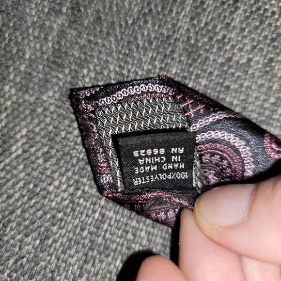 Bill Robinson Men's Red & Black 100% Polyester Hand Made Tie & Hanky Siz… - Picture 6 of 6